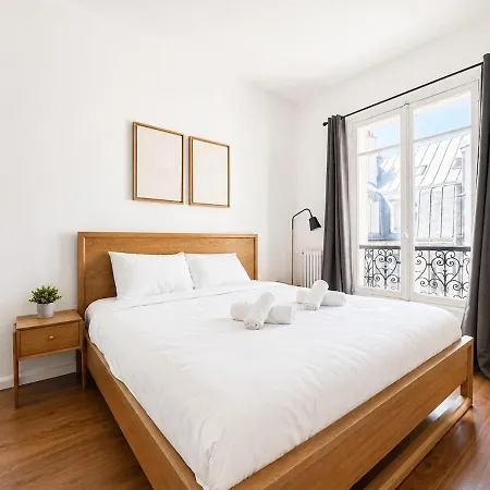 Appartement Very And Cozy 4p Apartment, Parc Monceau, 8th Arrondissement Parijs